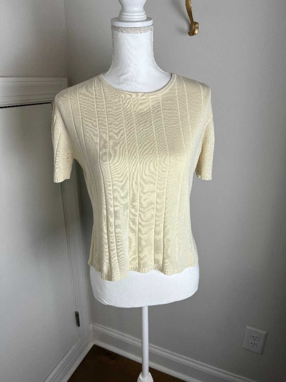 Ann Taylor Loft 100% Silk Top in cream.  Size M